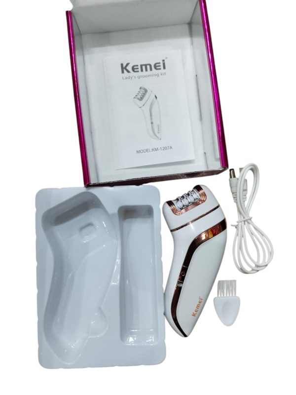 Chargeable Epilator With Extra Shaving Head